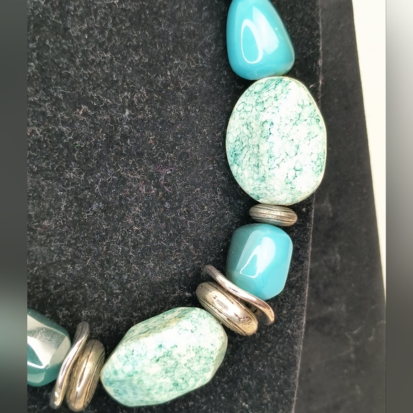 Statement Chunky Lucite Necklace And Elastic Bracelet Blue Teal Set Of 2 - Picture 7 of 8